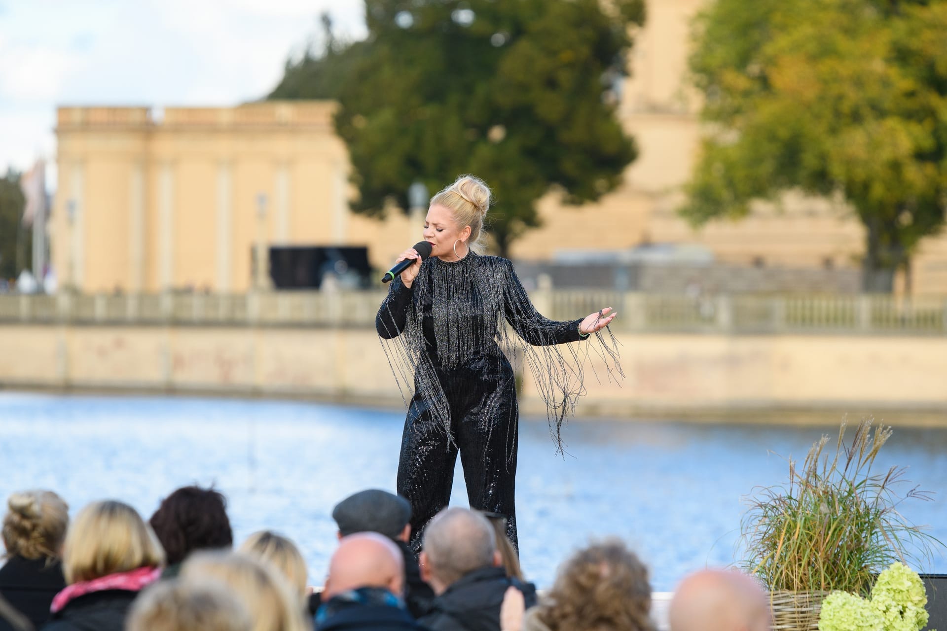 Marina Marx mit ihrer neuen Single "Wahrheit oder Pflicht".