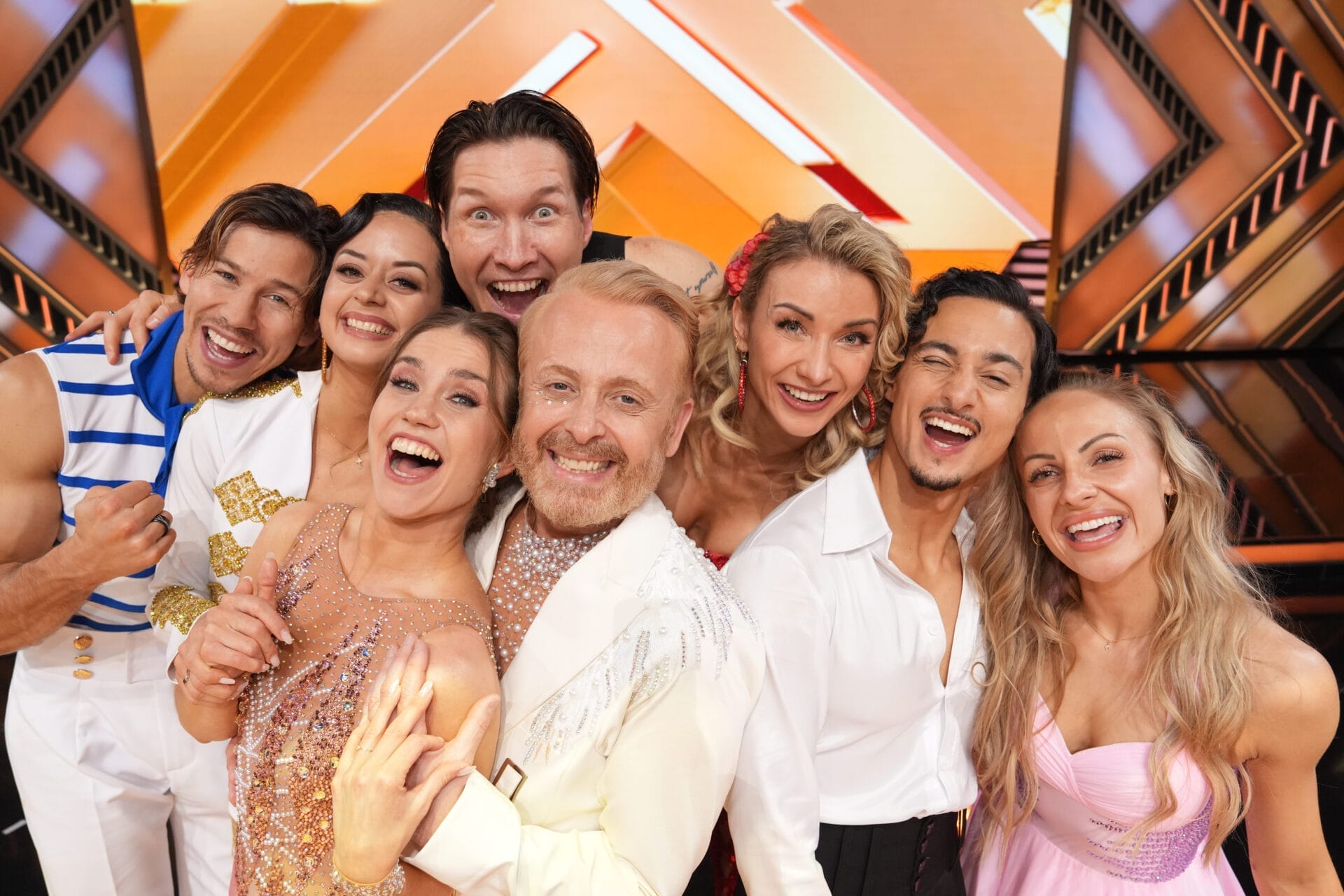„Let’s Dance“ 2026: Kandidaten setzen vor Halbfinale ein Zeichen für Zusammenhalt!