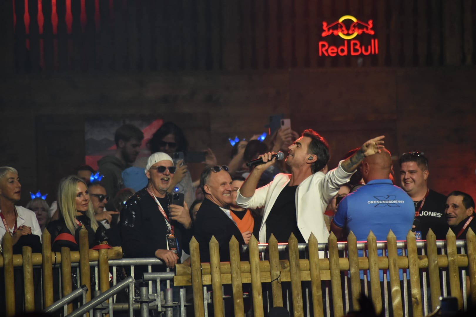 DJ Ötzi's "Mountain Mania": Die schönsten Fotos vom Auftakt in Köln