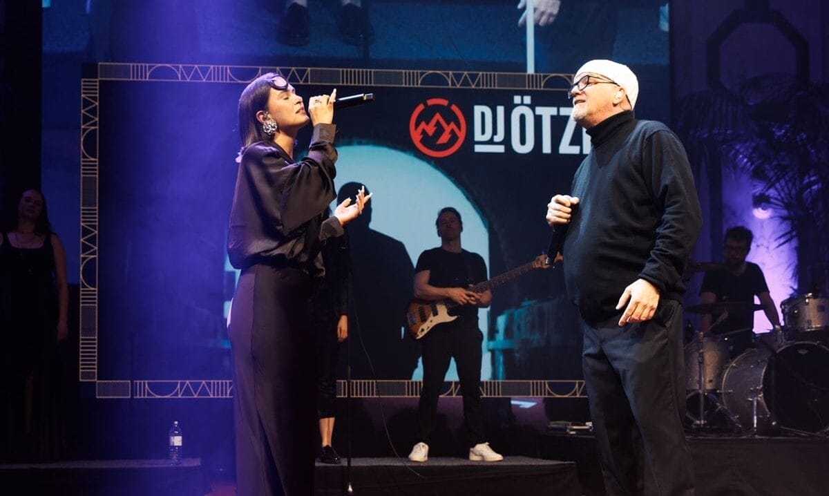 DJ Ötzi performt bei Wiener Wirtschaftsball überraschend „Ein Stern“ im Duett – mit IHR!