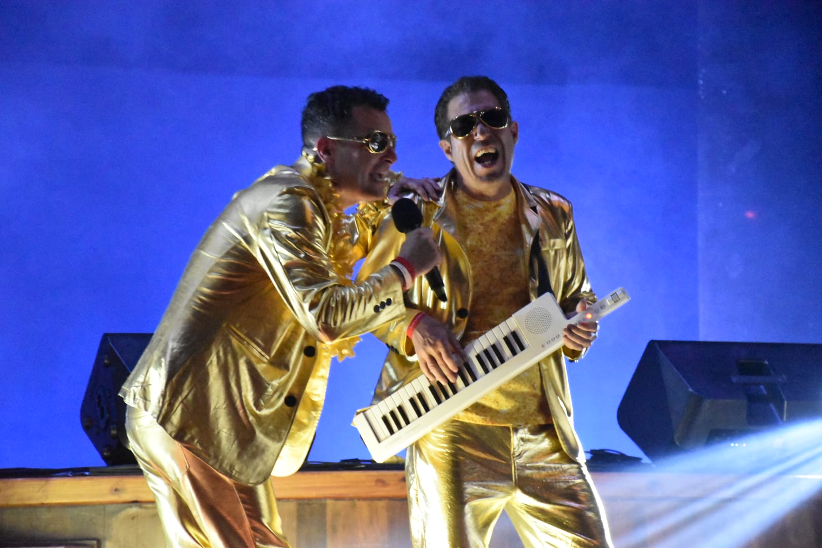 Fly & Help Die Goldjungs