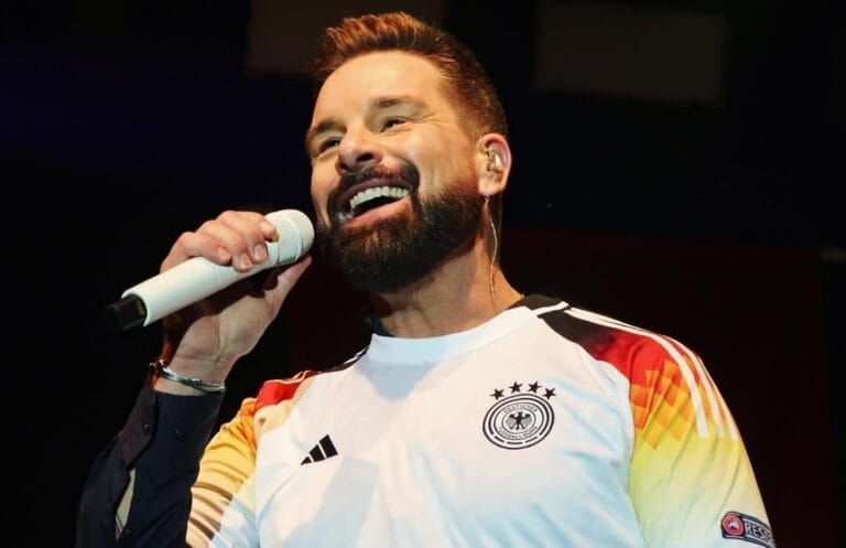Eloy de Jong überrascht Fans in Ahlen im Deutschland-Trikot!
