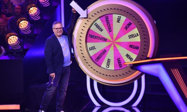 "Eltons 12": DIESE Gäste treten heute in der neuen Folge "Musik-Stars im Duell" an!