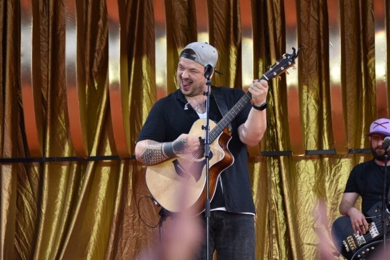 Georg Stengel: Ausführliche Hintergrundinfos zu den Songs auf seinem Debüt-Album "Endlich"