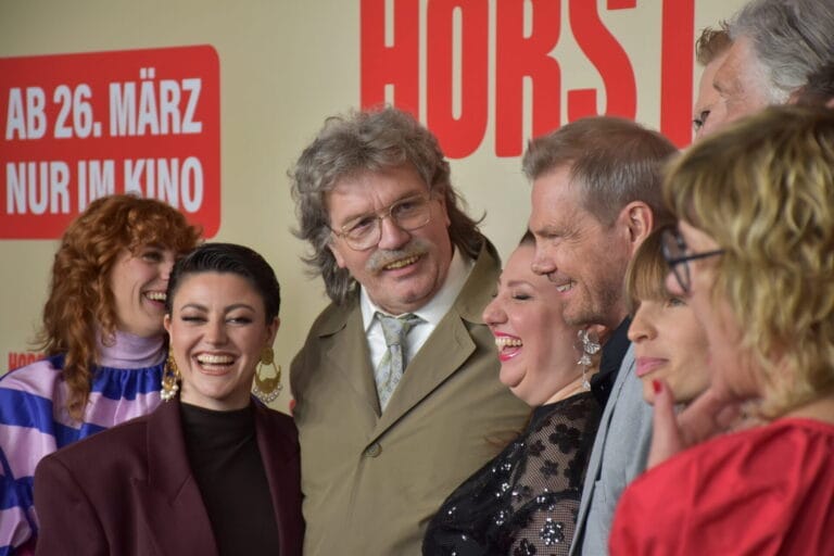 „Horst Schlämmer sucht das Glück“: Eindrücke vom roten Teppich der Hamburg-Premiere