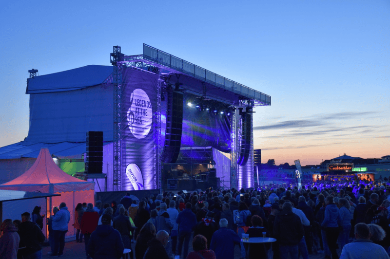 "Schlagerparty am Meer": Kerstin Ott, Eloy de Jong uvm. vor traumhafter Kulisse &raquo;