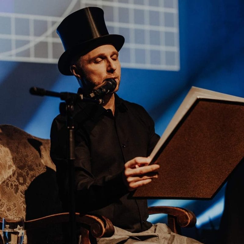 Mave O'Rick: Revolutionäres Liveprogramm sorgt wahrlich für ein „Tohuwabohu“ &raquo;