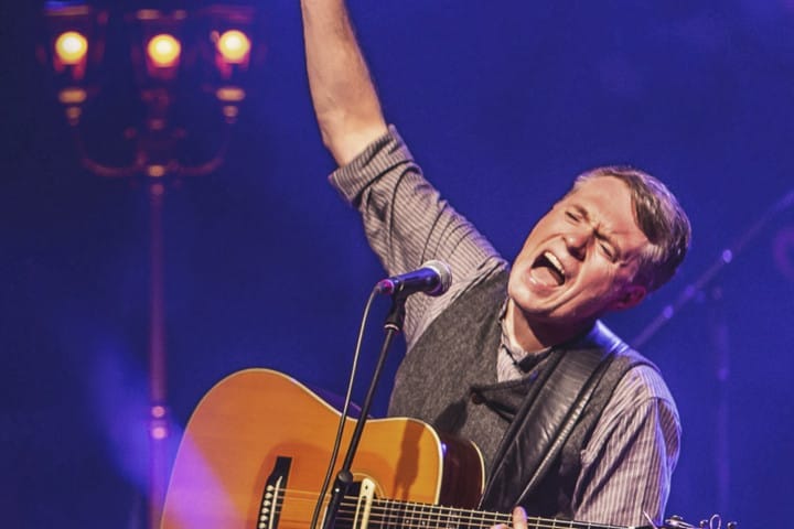 Jimmy Kelly feiert TV-Premiere mit neuem Song "Amelia (A Christmas Carol)" - hier mehr dazu