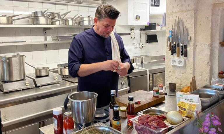 „Kitchen Impossible“ 2026 heute: Alle Gäste und Duelle in Folge 6 am 17.05.2026!