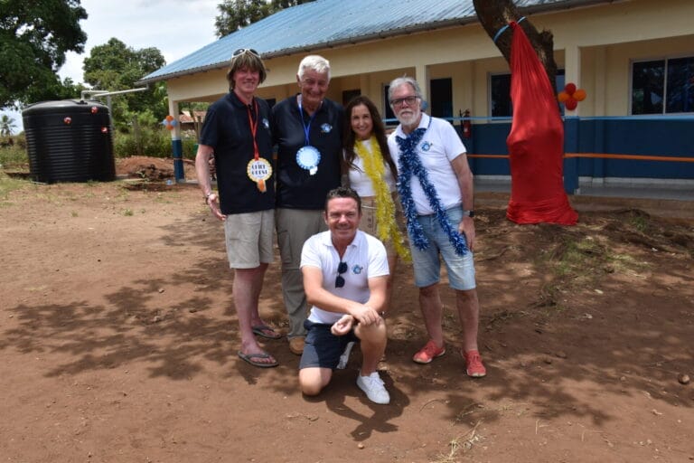 Mickie Krause: Exklusive Fotos von sechster Schuleinweihung in Afrika – mit Stefan Mross, Anita Hofmann & Wolfgang Trepper