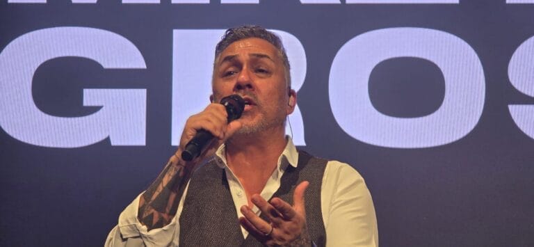 Mike Leon Grosch exklusiv über sein erstes Open Air Konzert: DARUM ist es ihm so wichtig, dass auch für Familien bezahlbar ist!