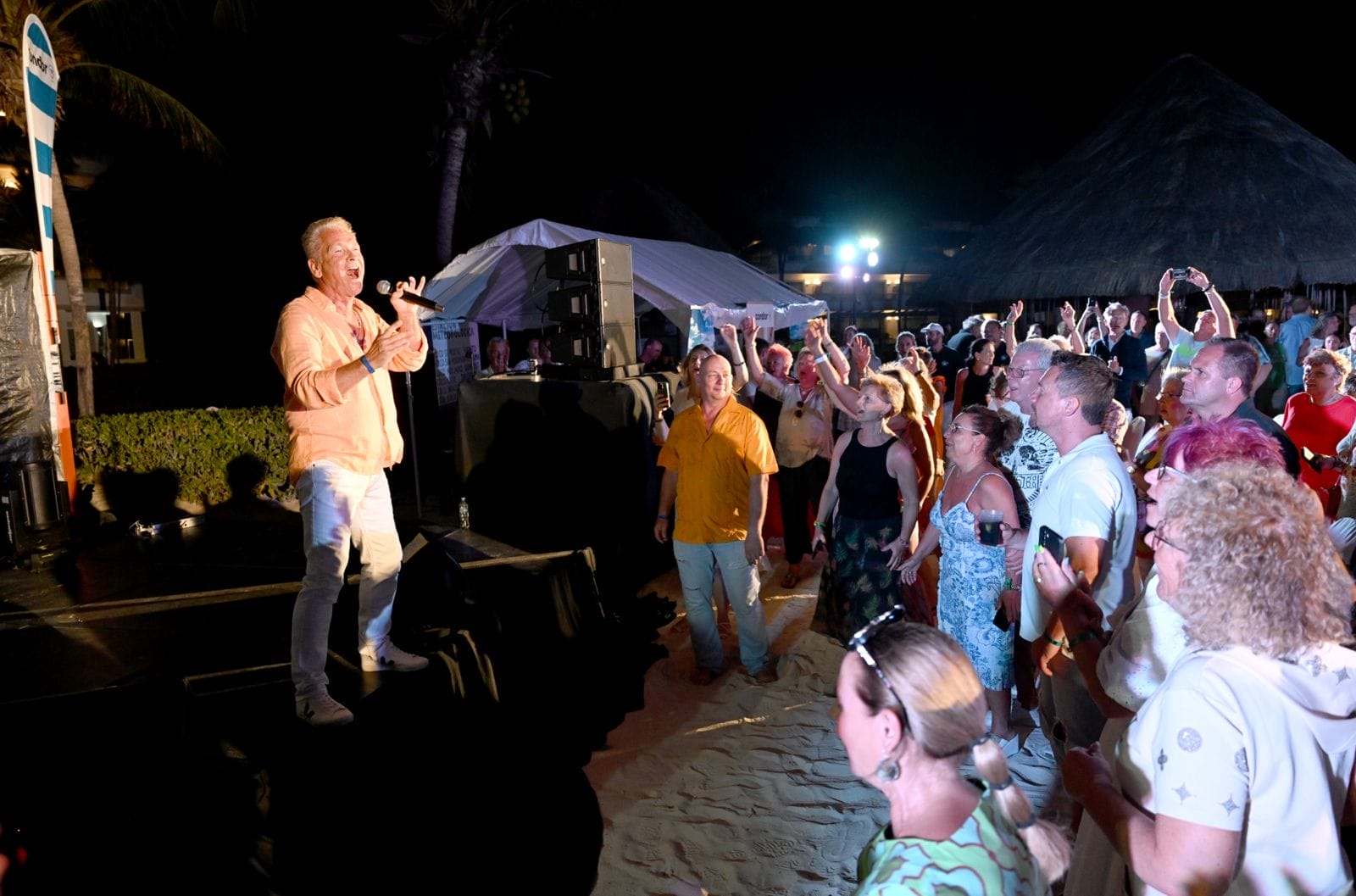 "Nacht des deutschen Schlagers" 2024: Die schönsten Fotos des Benezifkonzertes mit Stefan Mross, Johnny Logan & Co.
