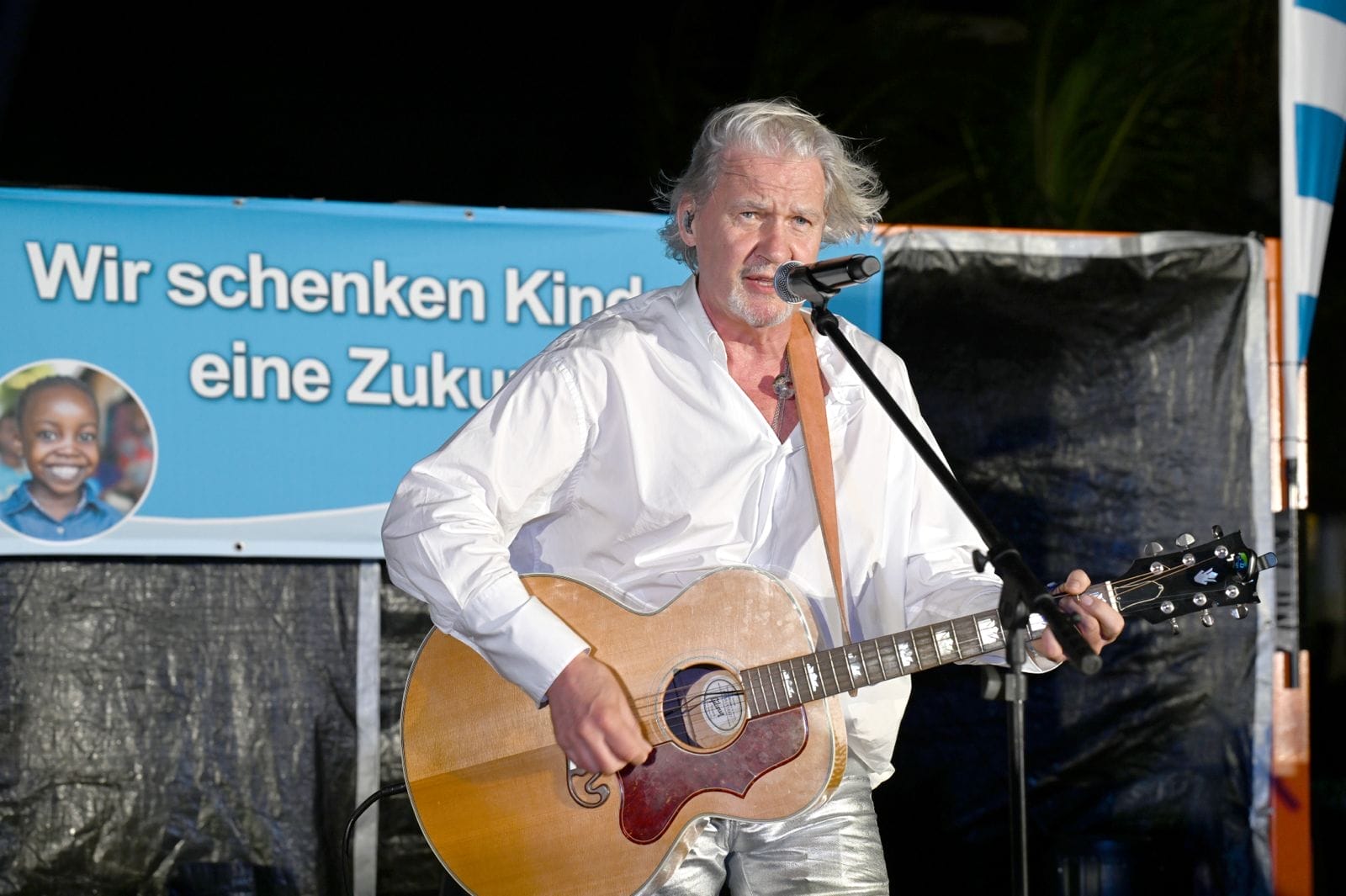 "Nacht des deutschen Schlagers" 2024: Die schönsten Fotos des Benezifkonzertes mit Stefan Mross, Johnny Logan & Co.