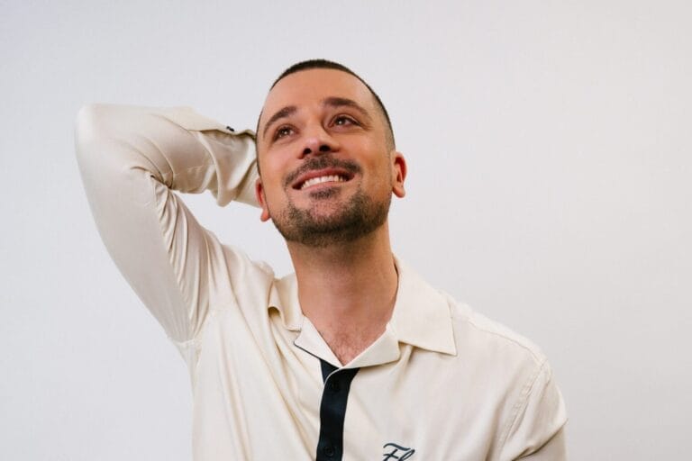 Pietro Basile spricht über neuen Song „Buongiorno“ und schwärmt von Zusammenarbeit mit Eric Philippi: „Wie Magie“