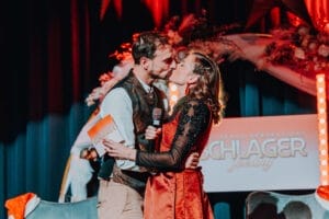 Anni Perka's "SCHLAGERfeeling Weihnachtstraum" verzauberte mit Gänsehaut-Momenten und viel Liebe zum Detail! » Anni perka Schlagerfeeling 301125 133 Ergebnis