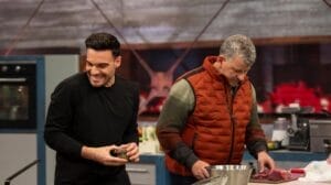 Semino Rossi legt bei "Grill den Henssler" eine spontane musikalische Einlage hin! Sendetermin und mehr dazu! &raquo; Semino Rossi