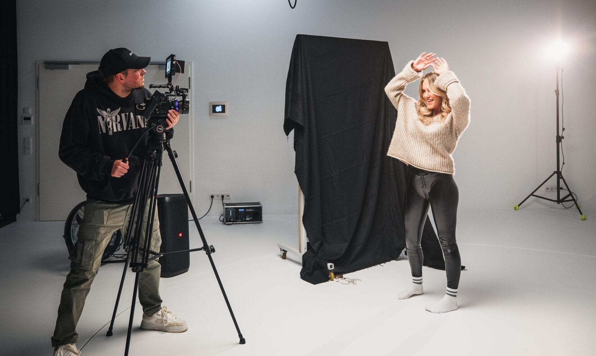 Sonia Liebing: Top-exklusive Fotos zu neuem Musikvideo "Sag ihr nichts von mir"