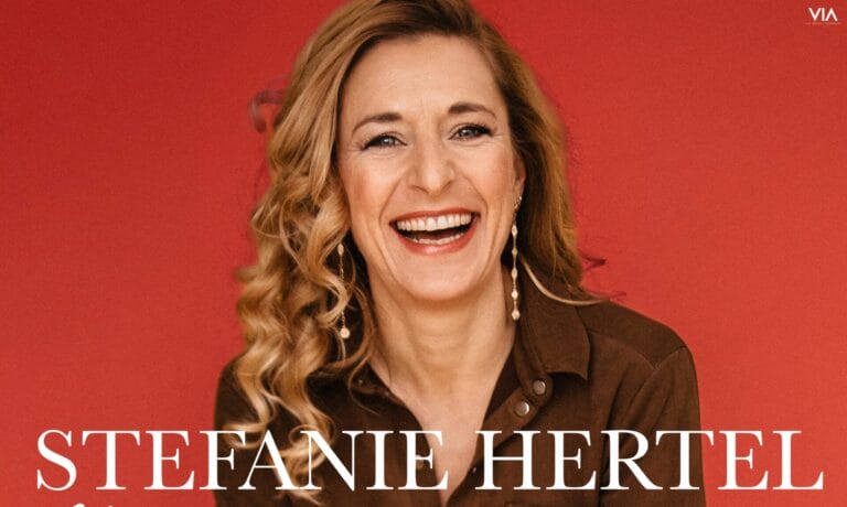 Stefanie Hertel legt "Und weil's so schön war noch einmal" zum Jubiläum neu auf! Hier mehr Hintergrundinfos dazu!