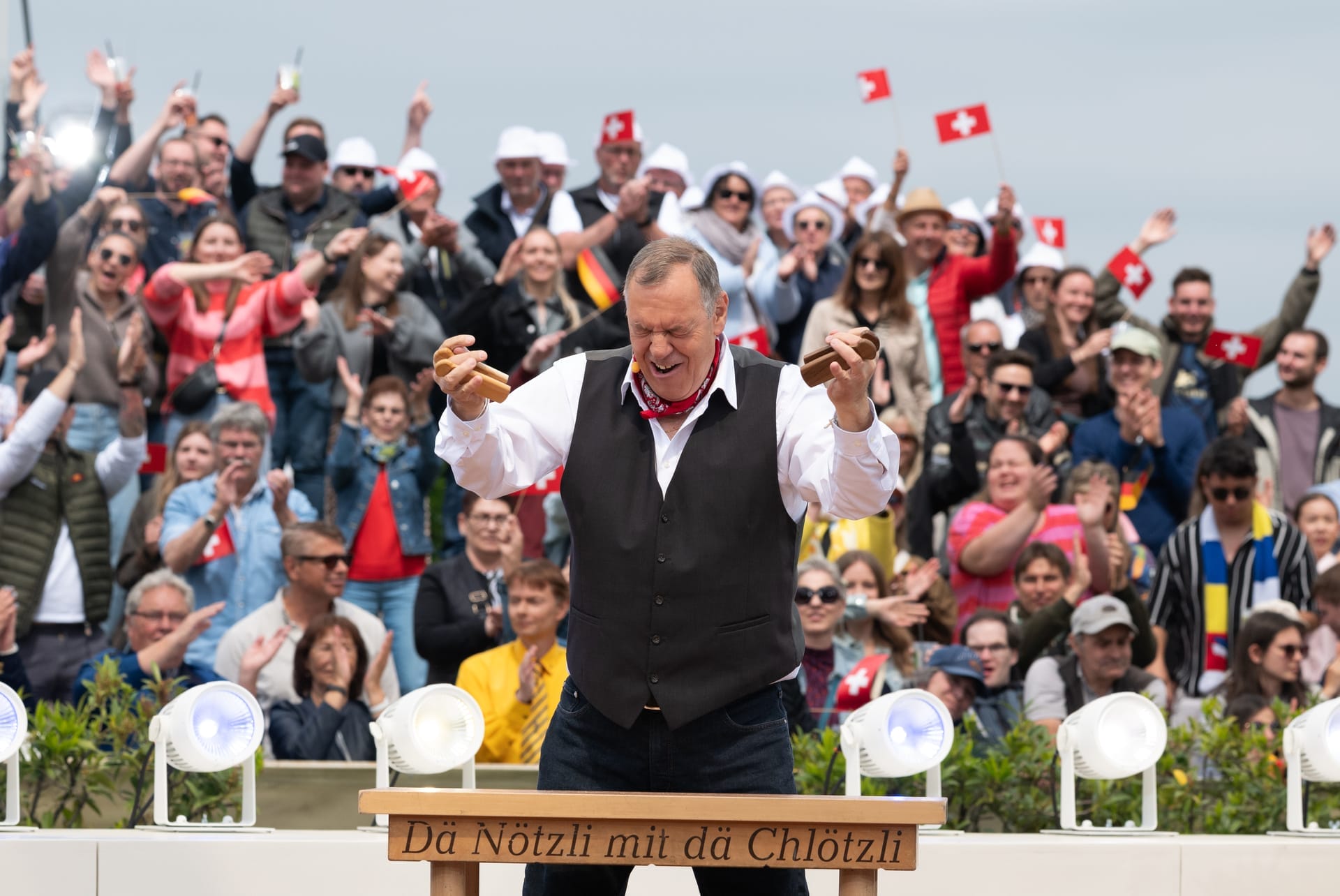 ZDF-Fernsehgarten 2025: Die schönsten Fotos der "Schweiz ESC"-Ausgabe vom 18.05.25